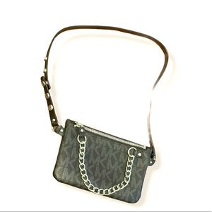 MICHAEL Kors
Signature Fanny Pack with chain